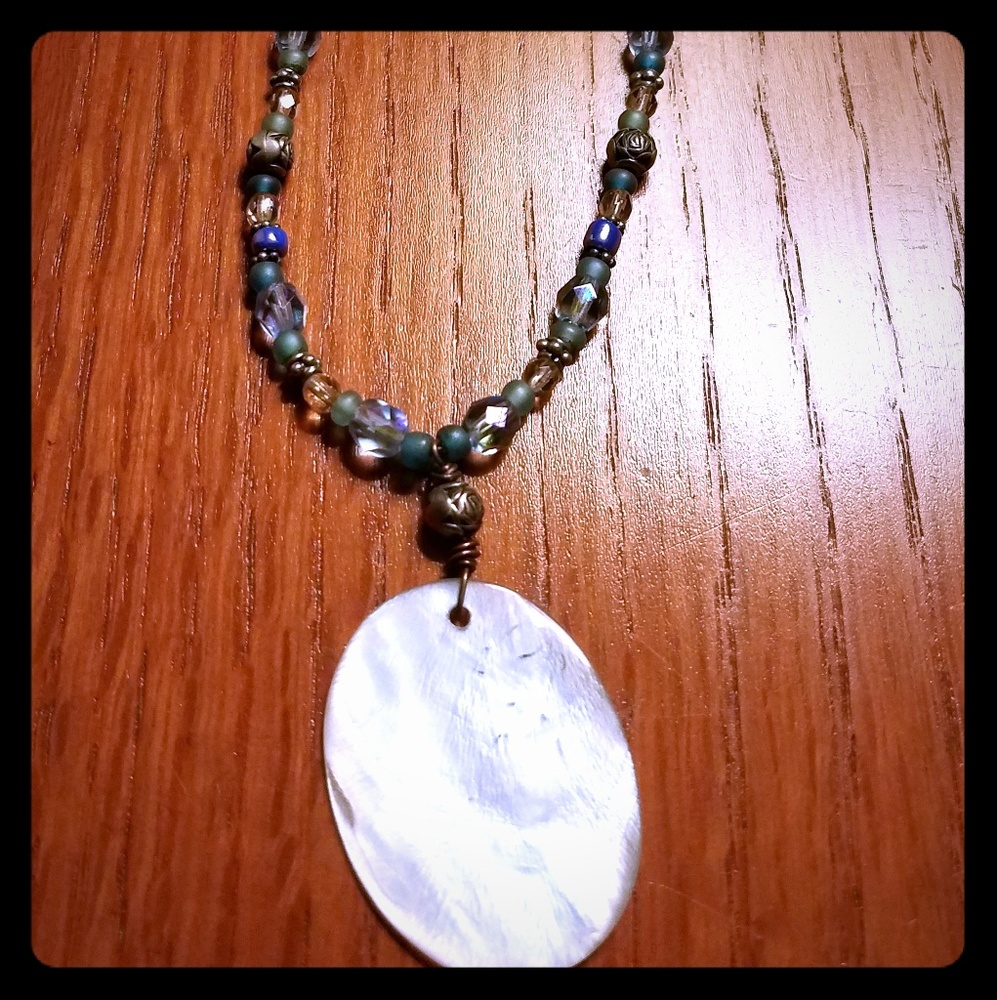 Necklace blue multi silver & seashell medallion